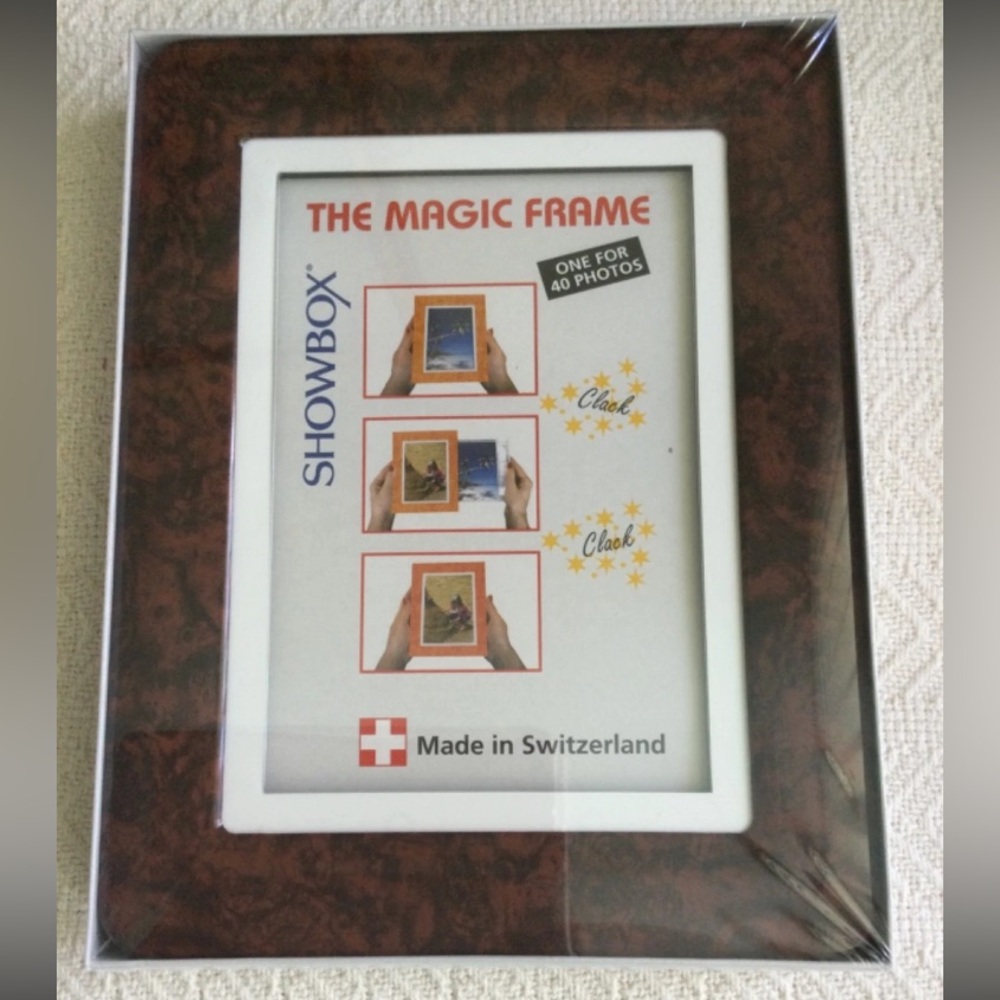 THE MAGIC FRAME SHOWBOX
Holds Forty 4" x 6" Photos - New & Used